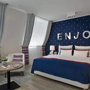 Estilo Fashion 4*, Budapest Ungern